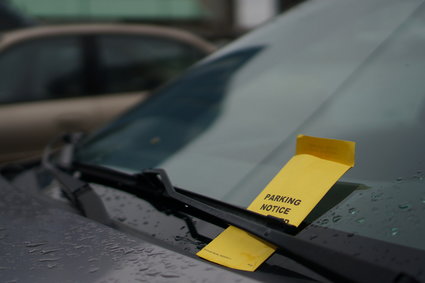 Bot - prawnik pomógł cofnąć 160 tys. mandatów za złe parkowanie
