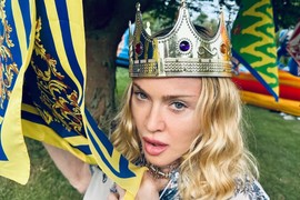 Madonine USVOJENE ĆERKE BLIZNAKINJE proslavile 13. rođendan: Kao devojčice stigle iz Afrike, danas su PREDIVNE TINEJDŽERKE i samo što nisu prešišale mamu