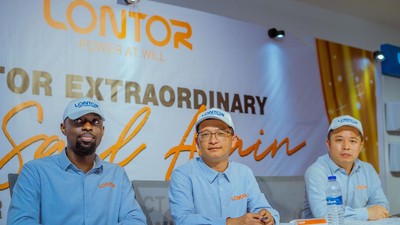 From left, General Manager, Siji Ogunsiji; Managing Director, Andrew Wei and Deputy Managing Director, Eason Cai all of Lontor Hitech Development Company Limited at the unveiling of Lontor new product and Dealers Conference held in Lagos on Friday