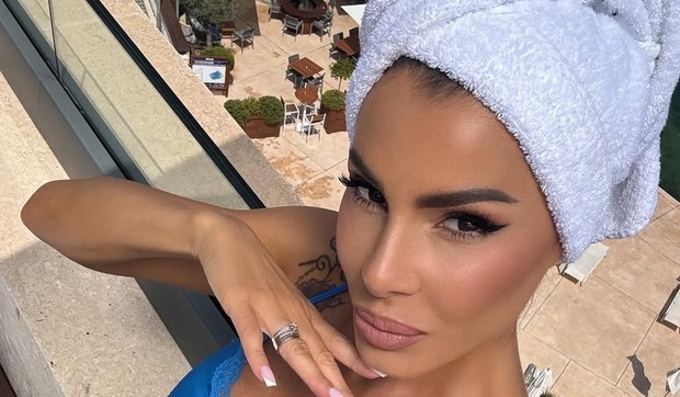 Mia Borisavljević u izazovnom stajlingu