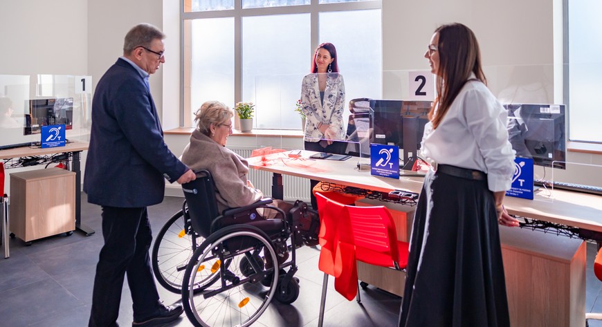 Nowe biuro ma niemal 165 m². W przestrzeni zastosowano szereg rozwiązań zwiększających dostępność. 