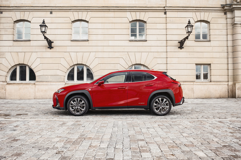 Lexus UX 250h