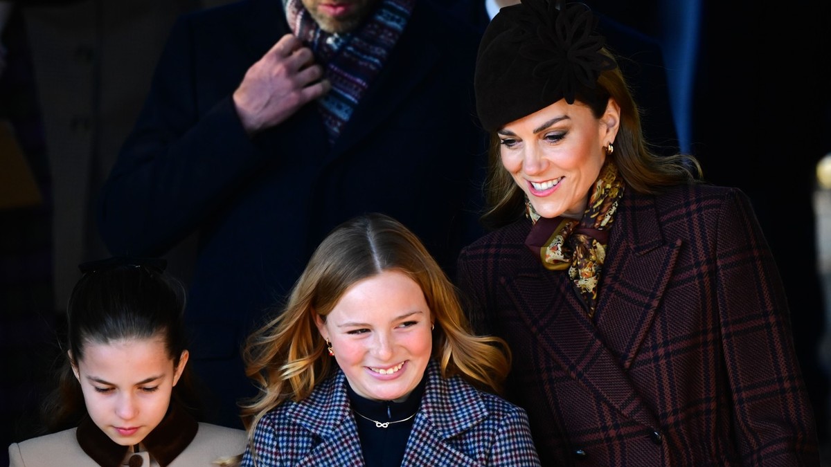 Šarlot, Mia Tindal i Kejt Midlton