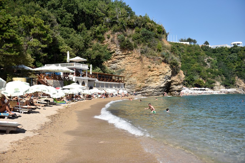 Crna Gora letovanje plaža primorje korona pokrivalica