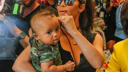 Kim Kardashian tündéri videót osztott meg kisfiáról!