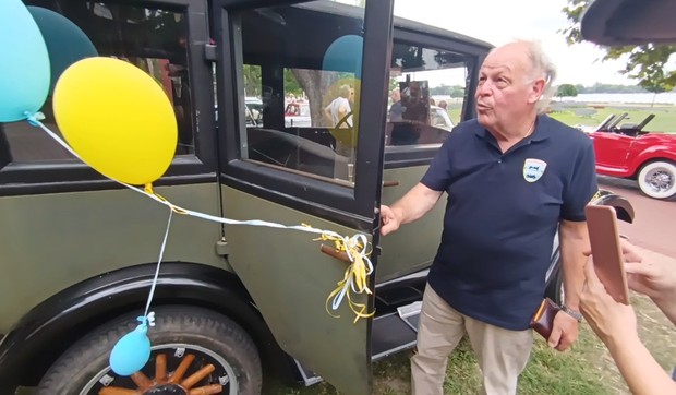 Tomica Vidaković i njegov "Studebaker" iz 1926.