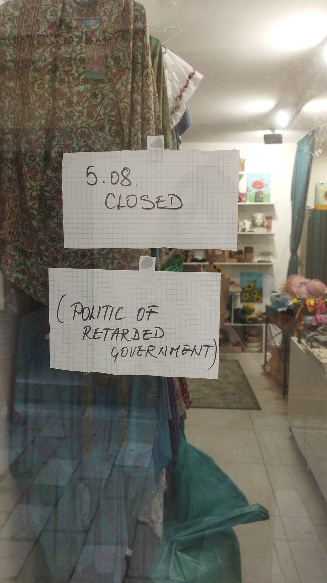 Na dverách chorvátskeho obchodu sa objavil nahnevaný odkaz.
