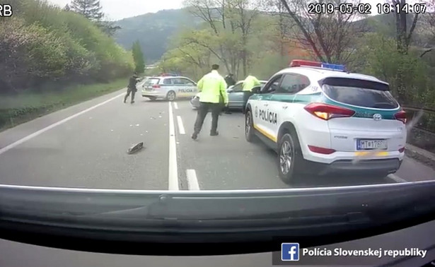 Polski szaleniec uciekał po wypadku na Słowacji. Policja musiała strzelać [WIDEO z pościgu]