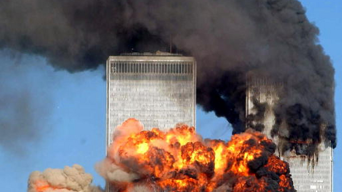 W tym roku minie dokładnie 10 lat od zamachu na World Trade Center. 11 września 2001 roku w Nowym Jorku, po uderzeniach samolotów pilotowanych przez terrorystów z Al - Kaidy, runęły dwie bliźniacze wieże Światowego Centrum Handlu. W tym samym czasie trzeci samolot wbił się w budynek Pentagonu. Jak bardzo zmienił się świat po 11 września? Zapraszamy Was do dyskusji w serwisie Dziennikarstwo Obywatelskie i na blogach.
