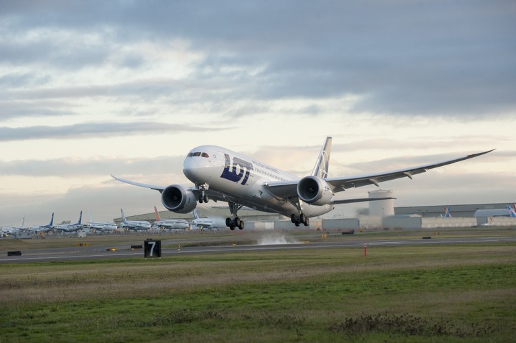 Start Boeinga 787 Dreamliner w barwach PLL LOT