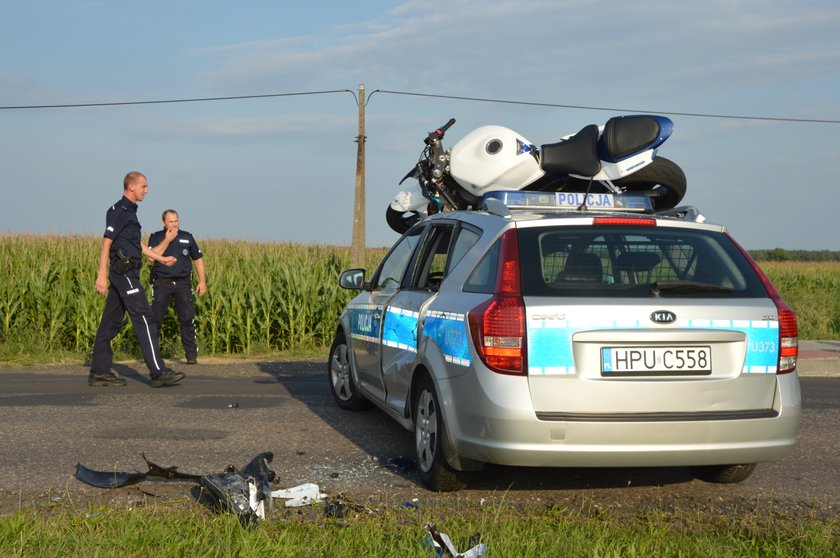 Motocykl wpadł na radiowóz