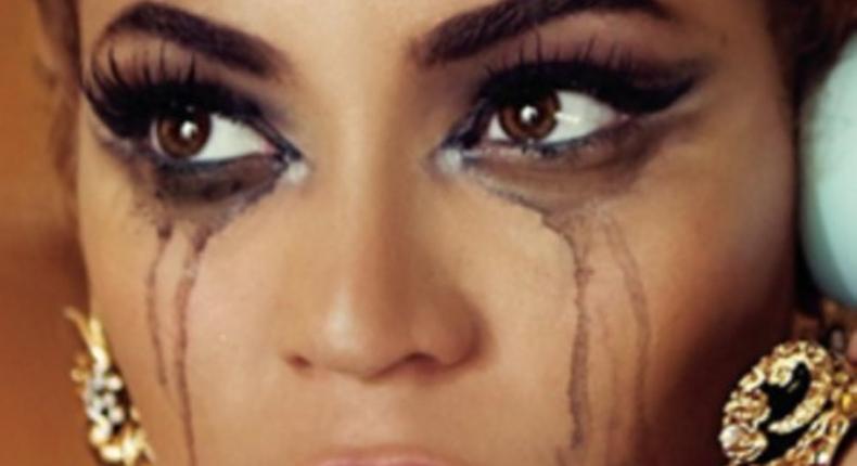 Beyonce famous mascara smudge 