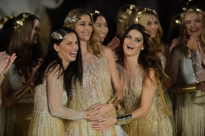 Manekenke su svojoj trudnoj koleginici bile najveća podrška