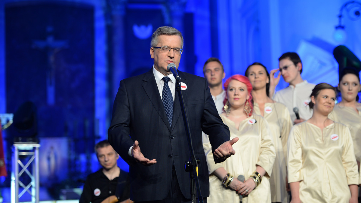 Prezydent Bronisław Komorowski z małżonką wziął udział w koncercie ekumenicznym "Psalmy Wolności", zorganizowanym w piątek w Warszawie z okazji obchodów 25-lecia wolności. Występu zespołu gospelowego TGD wysłuchali przedstawiciele wszystkich Kościołów chrześcijańskich.