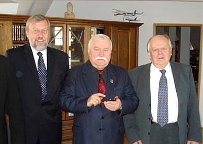 Andrej Sannikau, Lech Wałęsa, Stanisłau Szuszkiewicz