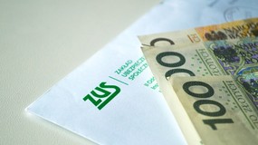 Seniorzy dostaną więcej pieniędzy. Od marca 2026 rosną dodatki do emerytur