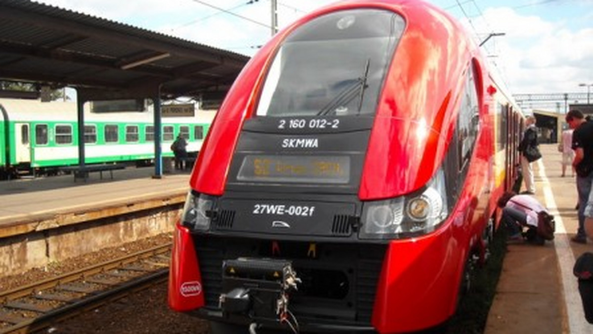 Pociągi SKM S1 oraz wybrane pociągi KM obsługujące linię skierniewicką, na odcinku Warszawa Włochy – Pruszków, będą kursowały według zmienionej organizacji ruchu. Utrudnienia będą trwały od 24 maja do 30 czerwca, czyli dwa dni później niż podawano. Zobacz szczegóły!