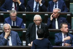 konfederacja nie jest największym konkurentem pis. inna partia po cichu rośnie w siłę