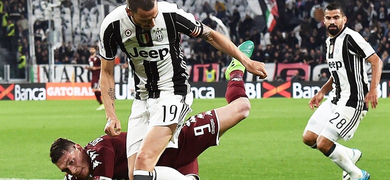 Liga włoska: Remis Juventusu w derbach Turynu. Napoli lepsze od Cagliari [WIDEO]