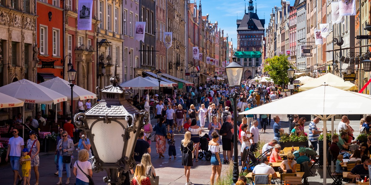 Życie w Polsce jest coraz droższe. Koszty utrzymania rosną najszybciej w regionie.