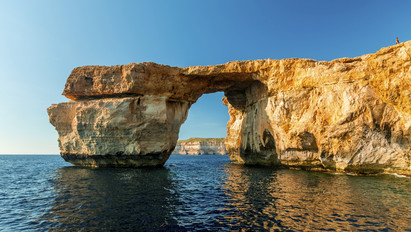 Összeomlott Málta látványossága, a természetes kőhíd