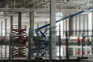 Kolejny etap inwestycji zakończony. Volkswageny wkrótce zjadą z taśmy