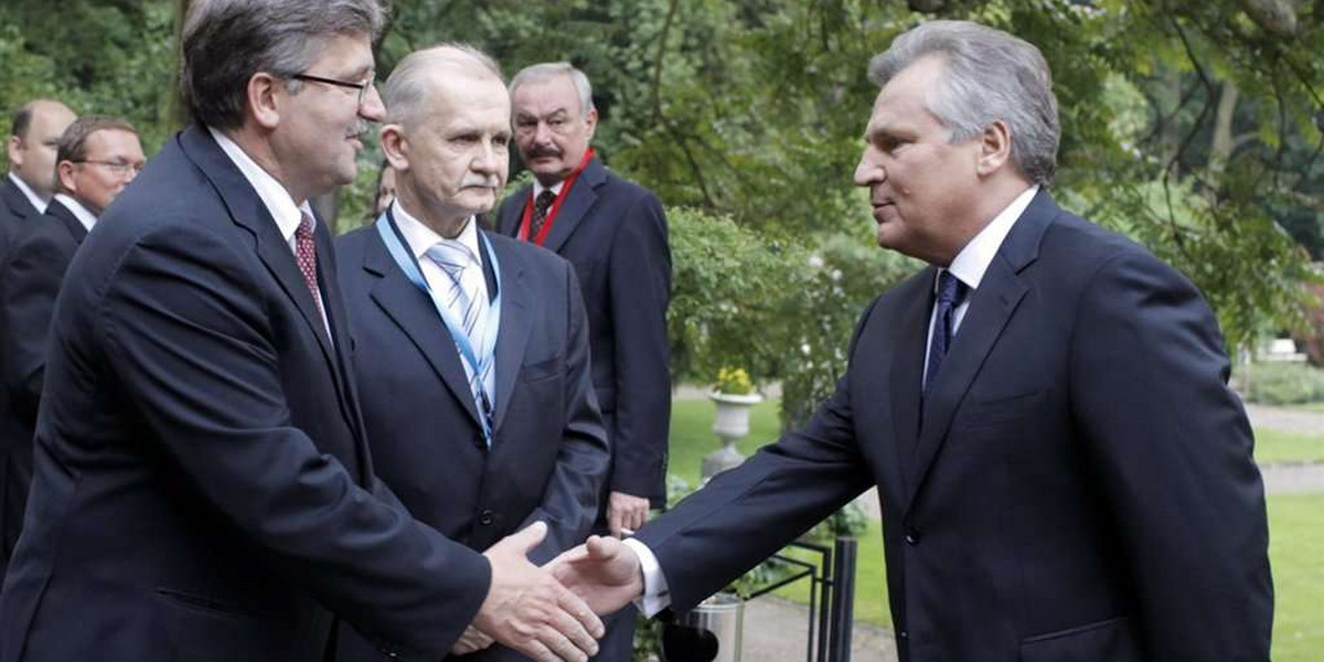 Aleksander Kwaśniewski (56 l.) wraca do Pałacu Prezydenckiego - w charakterze doradcy. To - po Marku Belce (58 l.) i Tomaszu Nałęczu (61 l.) - już trzecia osoba związana z lewicą przy Bronisławie Komorowskim (58 l.).