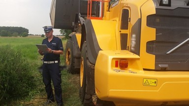 Tragiczny wypadek. Kierowca ładowarki najechał na mężczyznę 