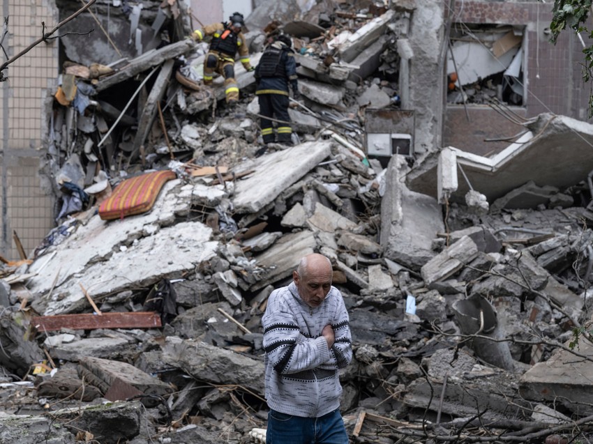 Uništena zgrada u Kostjantinivki 8. maja