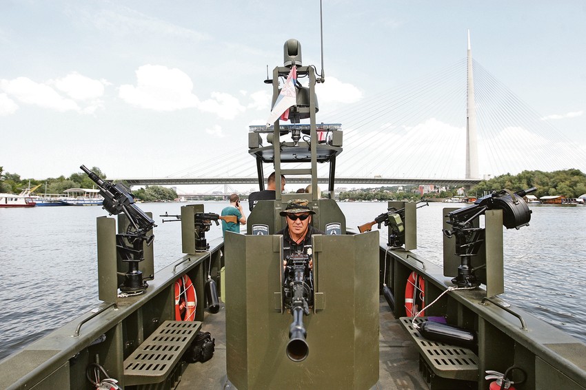 Plovi i na dubinama manjim od jednog metra