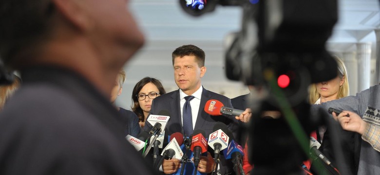 Nowoczesna zaprasza międzynarodowe instytucje do Sejmu. "Chciałbym zobaczyć, jak Kuchciński nie wpuszcza OBWE"