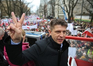 Najnowszy sondaż: Petru brakuje tylko 5 proc. do PiS, PO i Kukiz tracą głosy