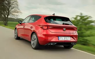 Nowy Seat Leon 1.5 eTSI - obsługa wprost ze smartfona