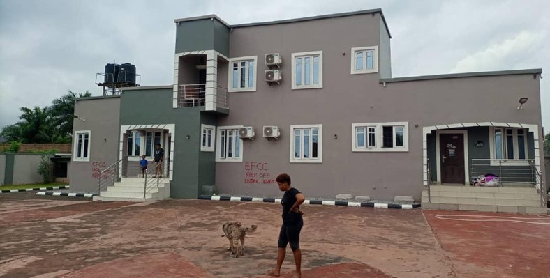 5-bedroom duplex recovered from suspects [EFCC]