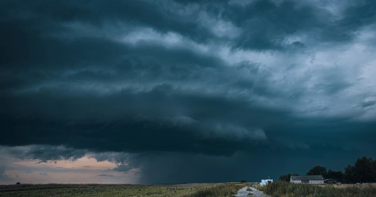 Ostrzeżenie przed intensywnymi opadami deszczu. W dniach 8-10 lipca burze, grad, powodzie