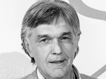 Otkriveno je gde će biti sahranjen pevač i voditelj Mikan Kozomara