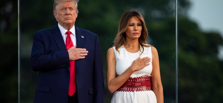 "Przeciętna aż do bólu". Melania Trump zmieniła drobiazg w swoim stylu i zbiera za to cięgi. FOTO