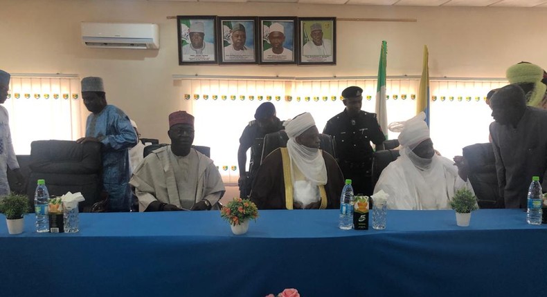 Sultan of Sokoto Abubakar Sa’ad, Emir of Keffi, CEO General Electric Nigeria Lazarus Angbazo during the presentation of IT laboratory to Nasarawa State University