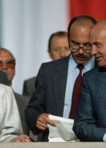 Nie żyje Michaił Gorbaczow. Kim była Raisa, jego jedyna i największa  miłość? | Ofeminin