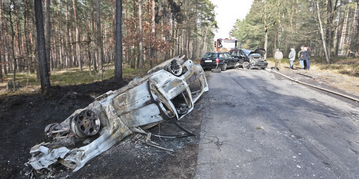 Kotowice pod Zieloną Górą. Wypadek z udziałem dwóch księży