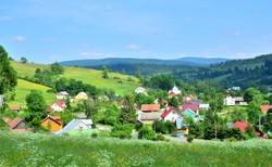 Dobra zmiana z perspektywy prowincji. Jak się czuje mieszkaniec Polski B w pisowskich czasach