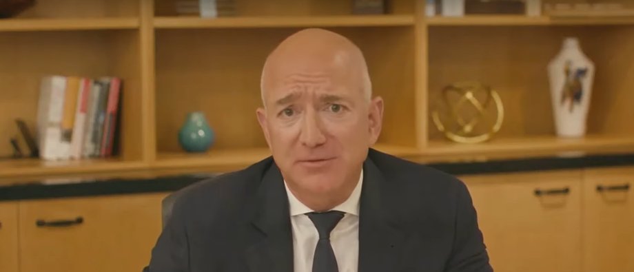 Jeff Bezos w trakcie przesłuchania w Kongresie