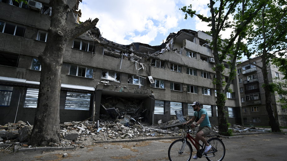 Zniszczenia po ostrzale w mieście Mikołajów
