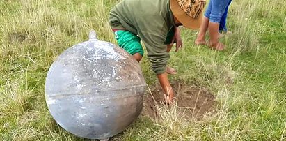 "Deszcz" metalowych kul z nieba. Ich dotykanie jest niebezpieczne