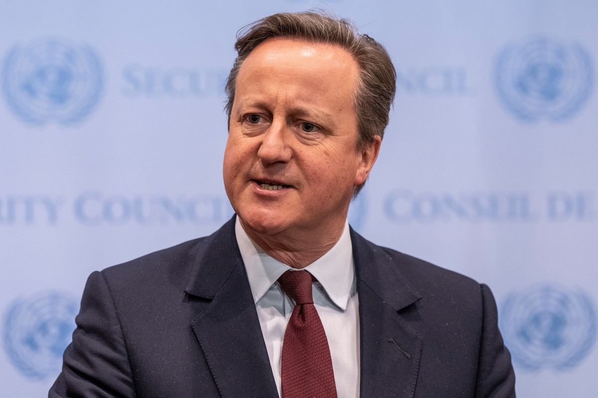Brytyjski minister spraw zagranicznych David Cameron studzi zapędy osób, które chcą embarga na dostawy brytyjskiej broni do Izraela