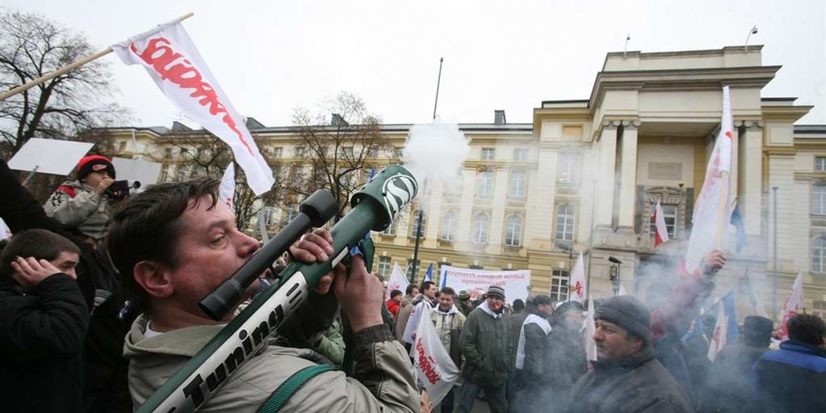 Zbrojeniówka wyszła na ulicę