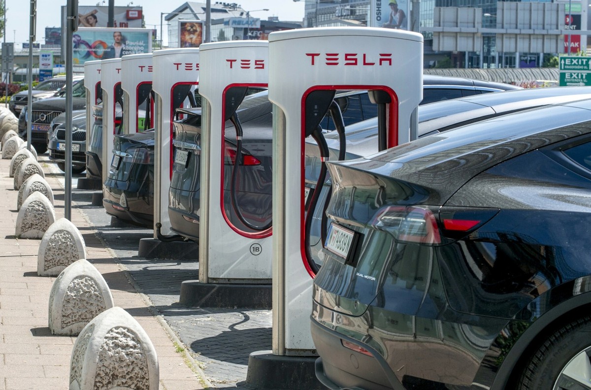 Tesla ma nową lokomotywę wzrostu — i nie są to auta. Akcje w górę
