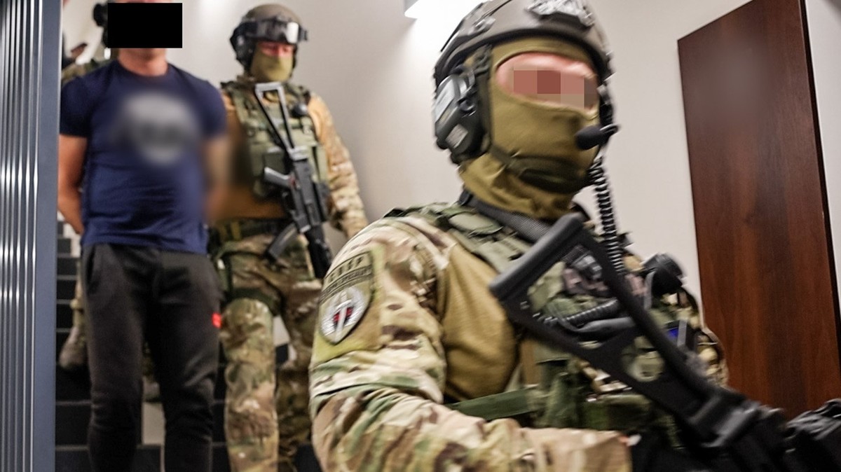 Policjanci rozbili gang kibiców Legii Warszawa. Nie chodzi o ustawki. To sprawa dużego kalibru