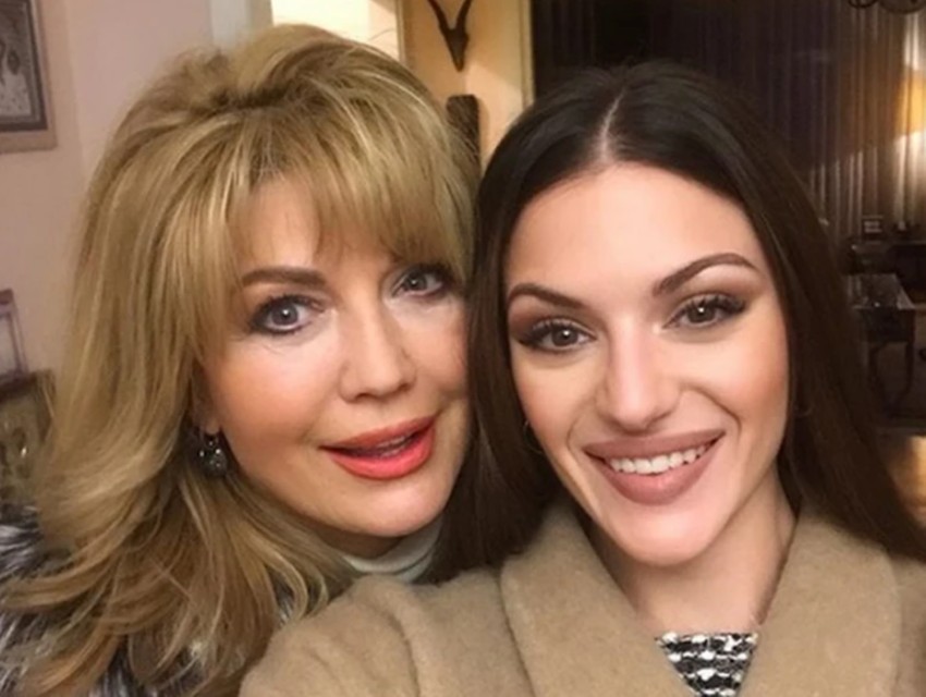 Suzana Mančić sa ćerkom