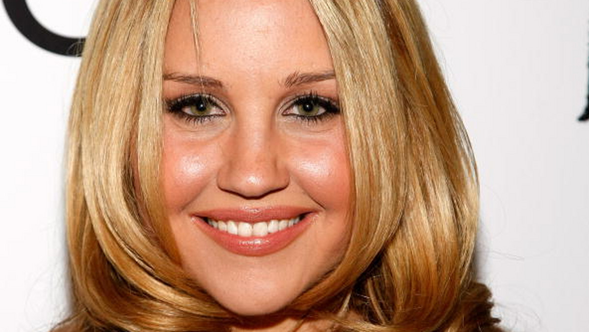 Amanda Bynes napisała na Twitterze, że Miley Cyrus jest brzydka.